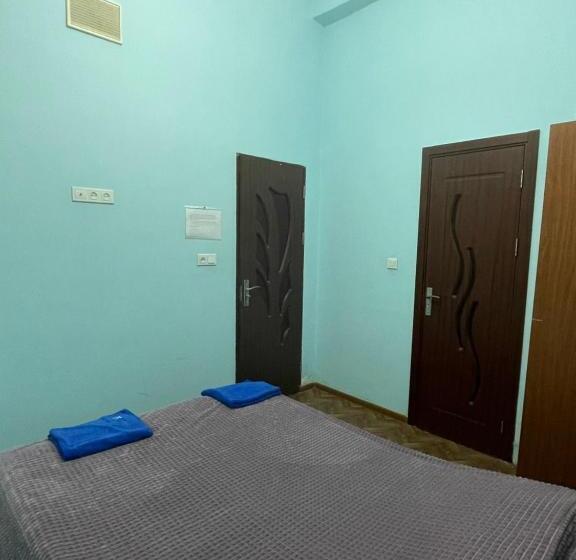 اتاق استاندارد, Kataryn Hostel