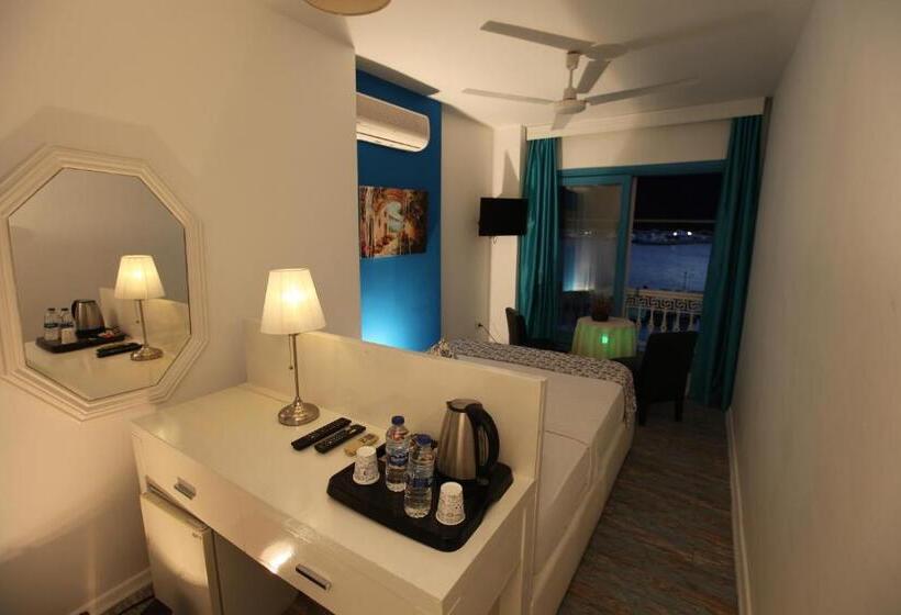 اتاق استاندارد با چشم‌انداز دریا, Larimar Hotel Cesme