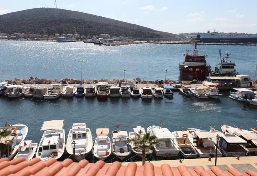 اتاق استاندارد با بالکن و چشم‌انداز دریا, Larimar Hotel Cesme