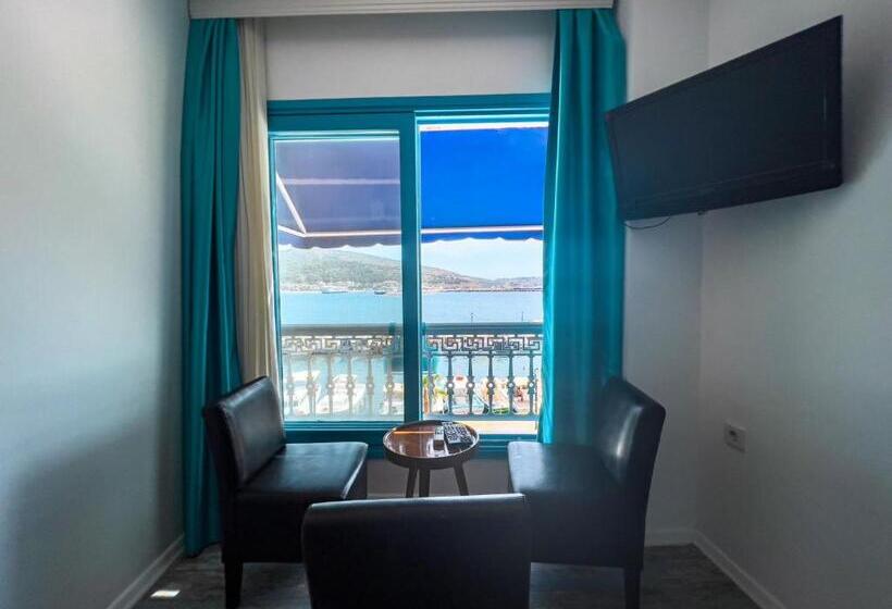 Triple Room Sea View, Larimar Hotel Cesme