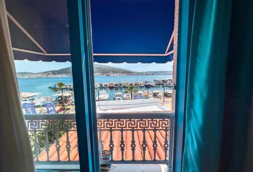 اتاق استاندارد با چشم‌انداز دریا, Larimar Hotel Cesme
