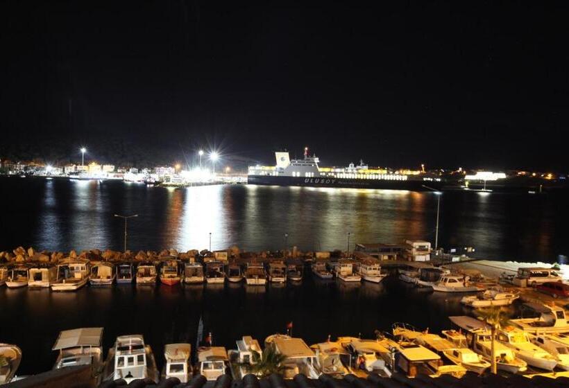 اتاق استاندارد با بالکن و چشم‌انداز دریا, Larimar Hotel Cesme