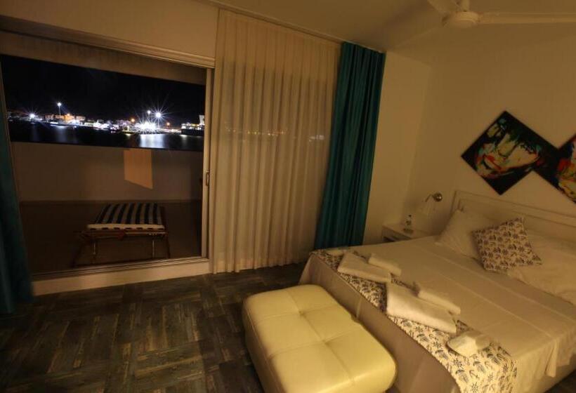 اتاق استاندارد با بالکن و چشم‌انداز دریا, Larimar Hotel Cesme