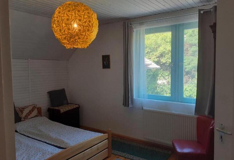 اتاق استاندارد, Mákvirág Ház