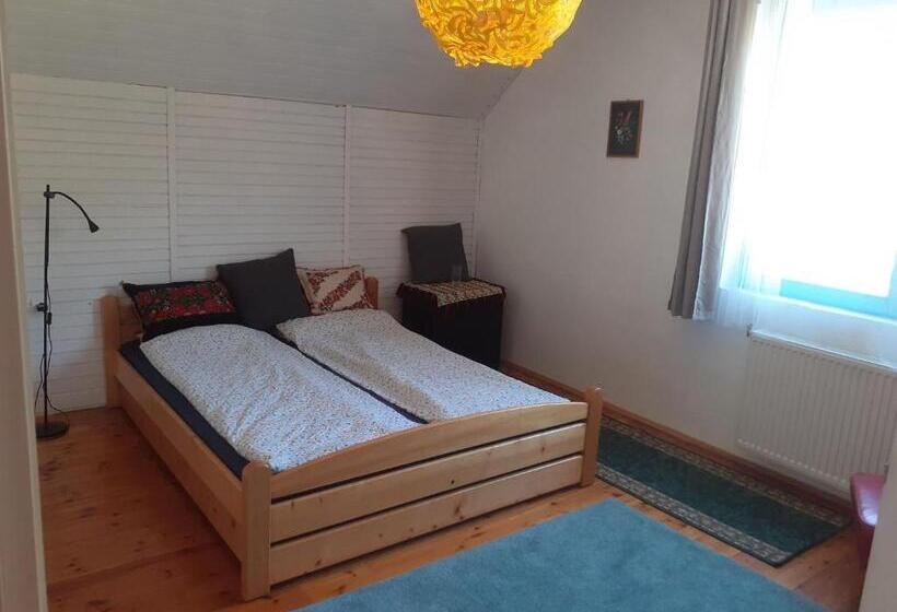 اتاق استاندارد, Mákvirág Ház