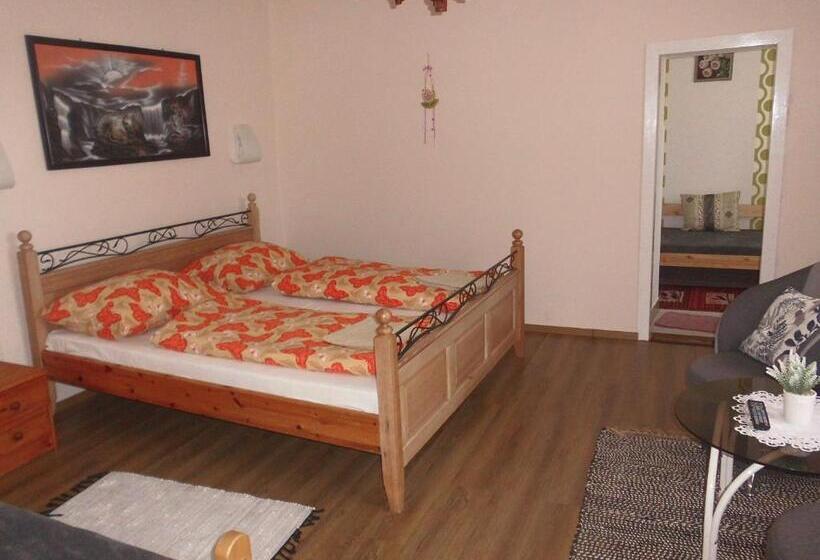 اتاق کلاسیک چهارنفره, Szieszta Vendégház