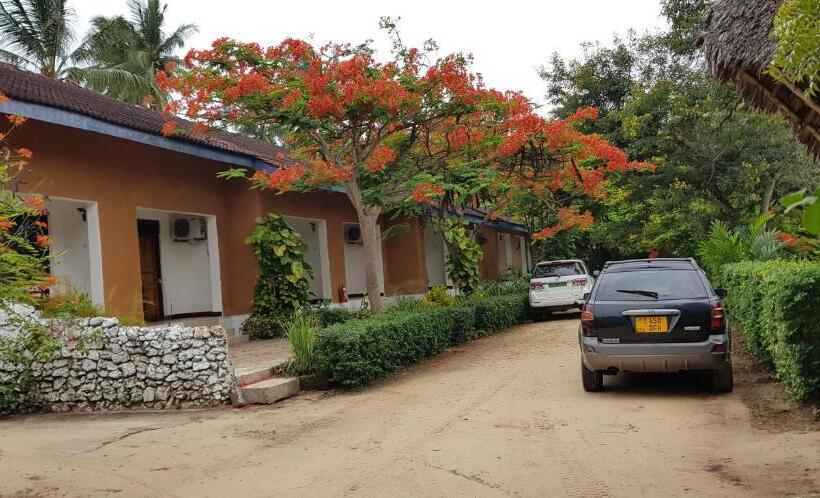 اتاق خانوادگی با چشم‌انداز دریا, Funky Squids Beach Resort
