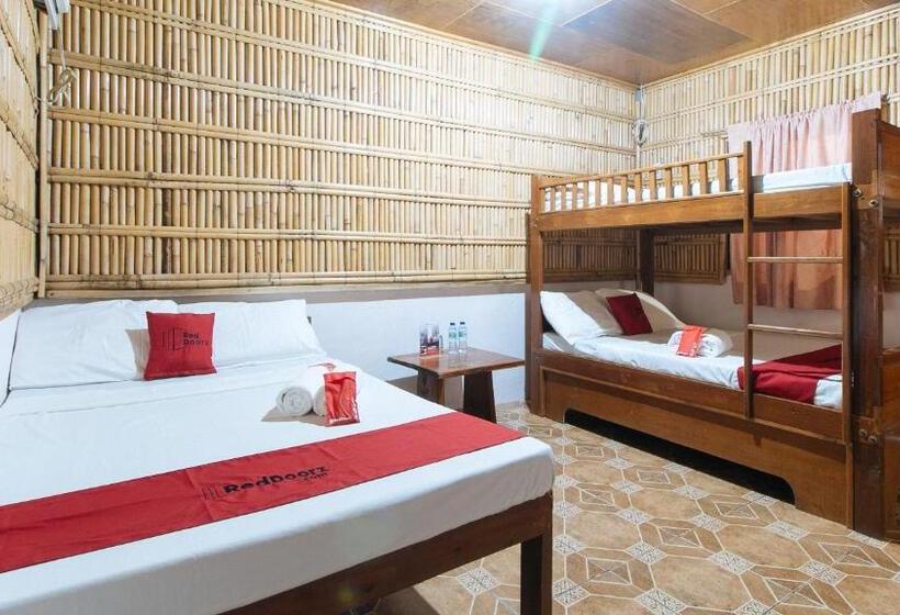 سوییت خانوادگی, Reddoorz Hostel At Megans Paradisio Beach Resort
