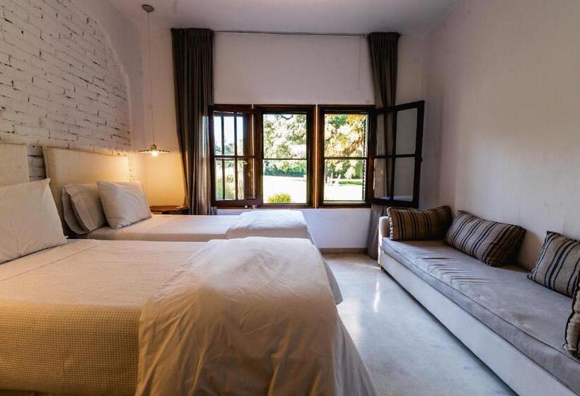 کلبه ییلاقی, Scratch House Hotel Boutique