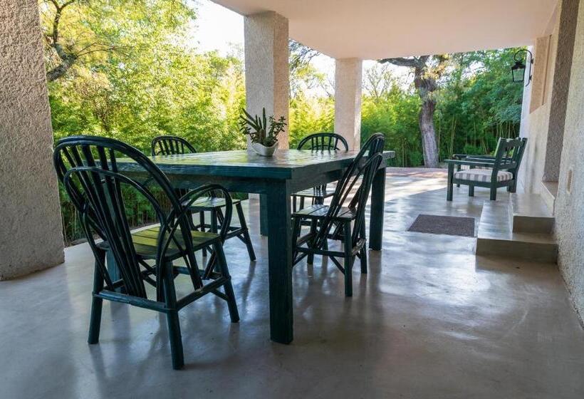 کلبه ییلاقی, Scratch House Hotel Boutique