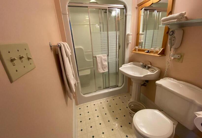 اتاق استاندارد با تخت بزرگ, Bernard Gray Hall Bed And Breakfast