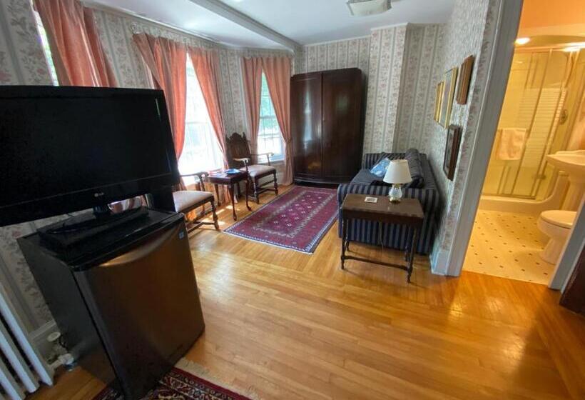 اتاق استاندارد با تخت بزرگ, Bernard Gray Hall Bed And Breakfast