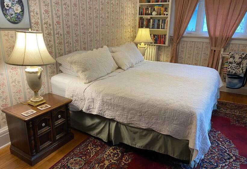 اتاق استاندارد با تخت بزرگ, Bernard Gray Hall Bed And Breakfast