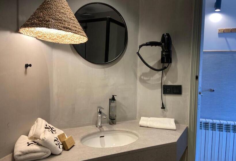 اتاق استاندارد چهارنفره با بالکن, Calendula Hotel & Apartaments