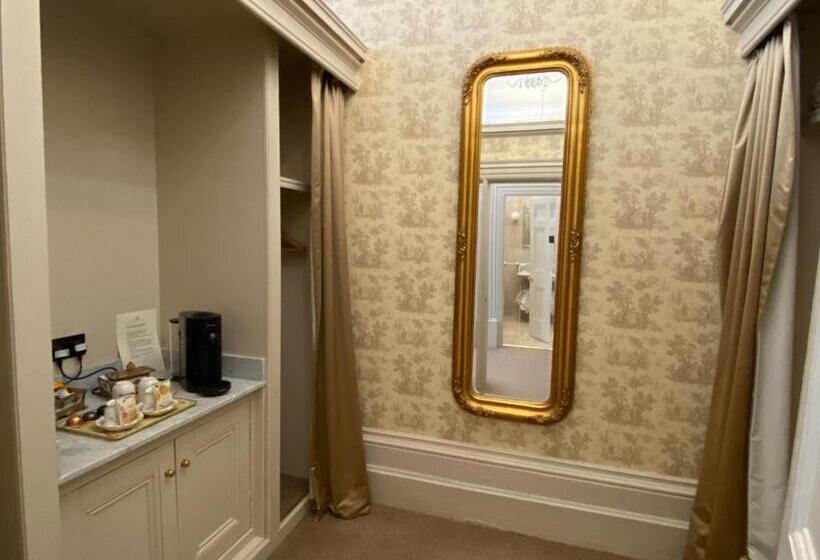 سوییت, Rossington Hall