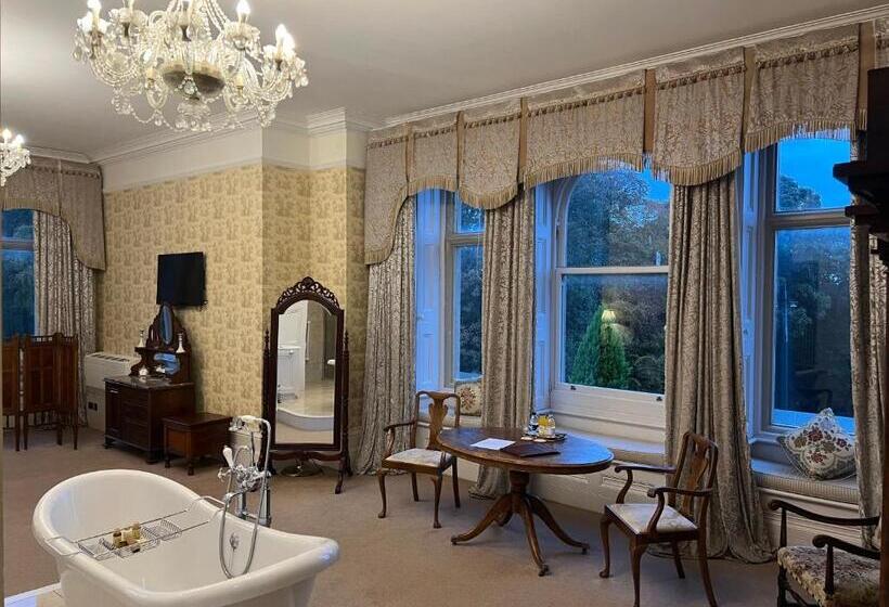 سوییت با چشم‌انداز باغ, Rossington Hall