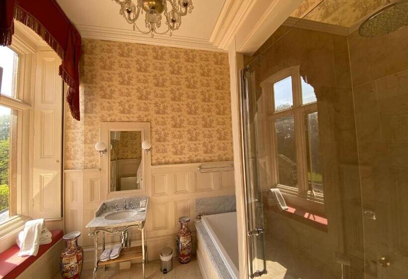 اتاق استاندارد با تخت بزرگ, Rossington Hall