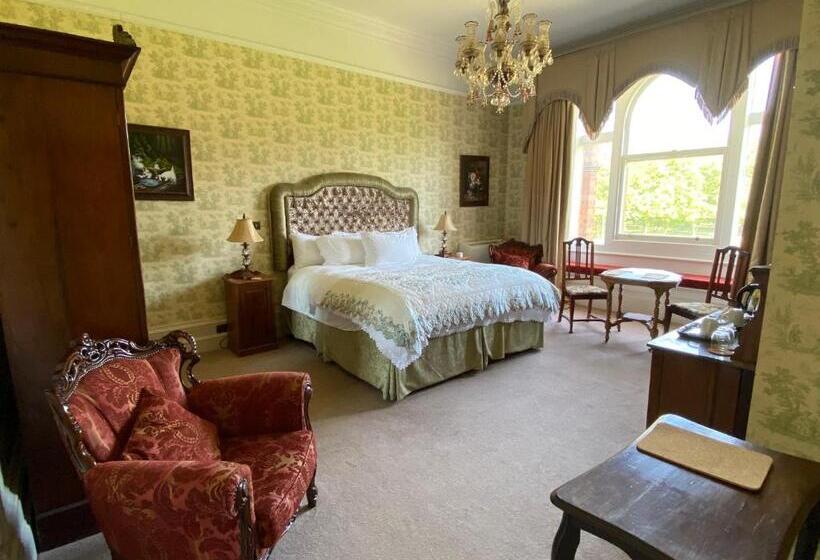 سوئیت جونیور با چشم‌انداز باغ, Rossington Hall