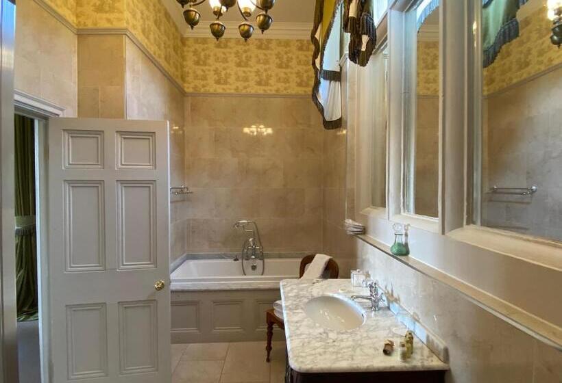 اتاق استاندارد با تخت بزرگ, Rossington Hall