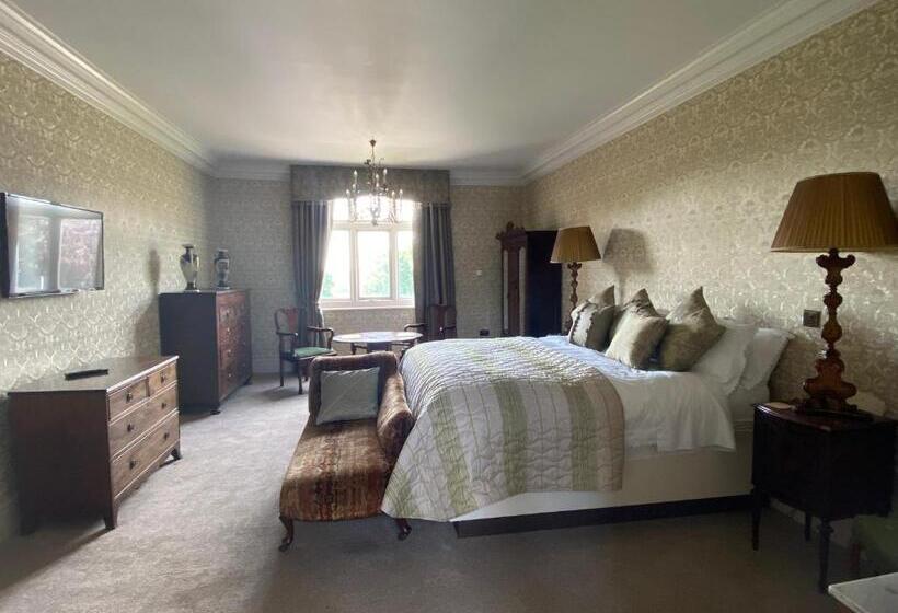اتاق لوکس با تخت بزرگ, Rossington Hall