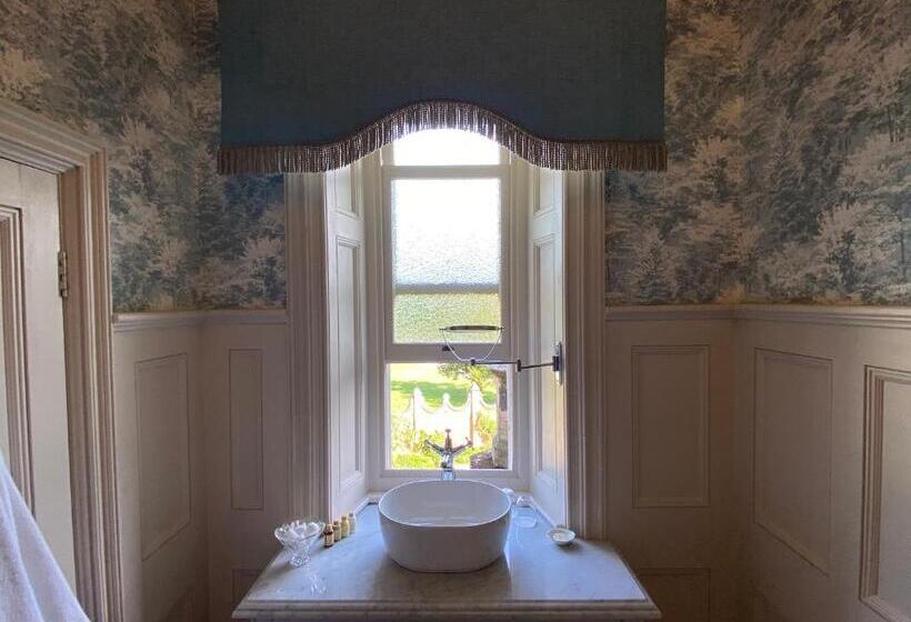 اتاق استاندارد با تخت بزرگ, Rossington Hall