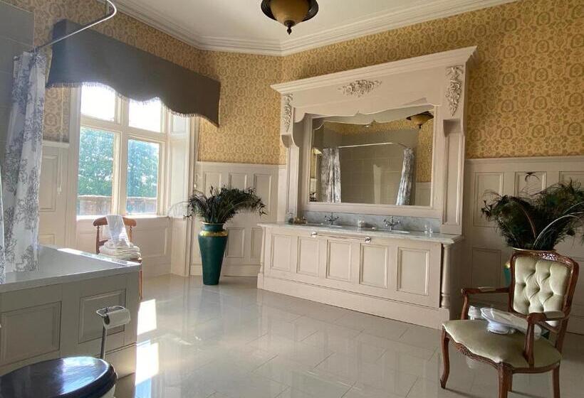 اتاق استاندارد با تخت بزرگ, Rossington Hall