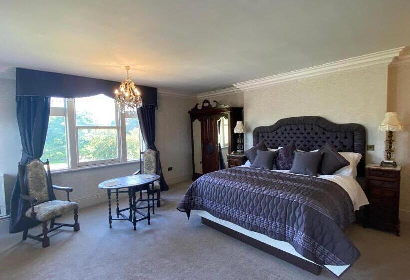 اتاق لوکس با تخت بزرگ, Rossington Hall