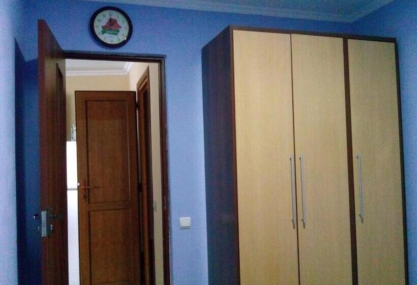 سوییت, Apartment On Erekle 25a