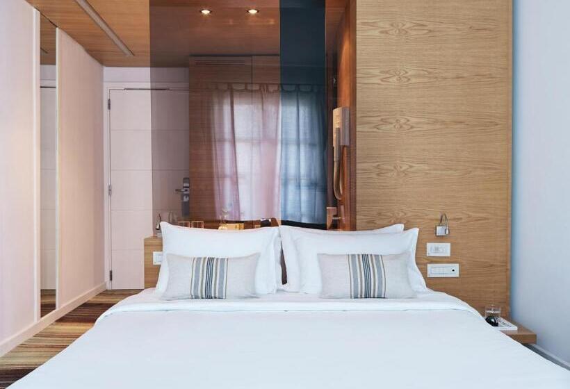 اتاق استاندارد با چشم‌انداز دریا, Doryssa Seaside Resort