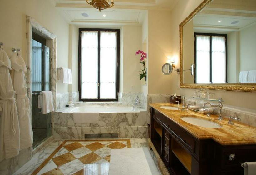 اتاق سوپریور با تخت بزرگ, Four Seasons  Firenze