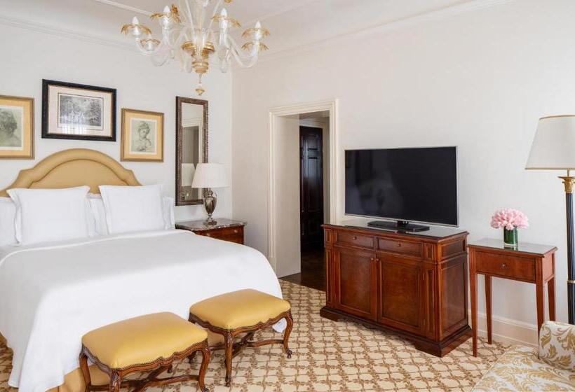 Deluxe Room King Size Bed, Four Seasons  Firenze