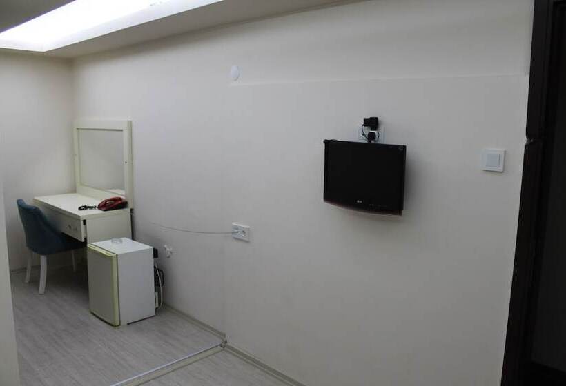 Economy Single Room, Abro Necatibey