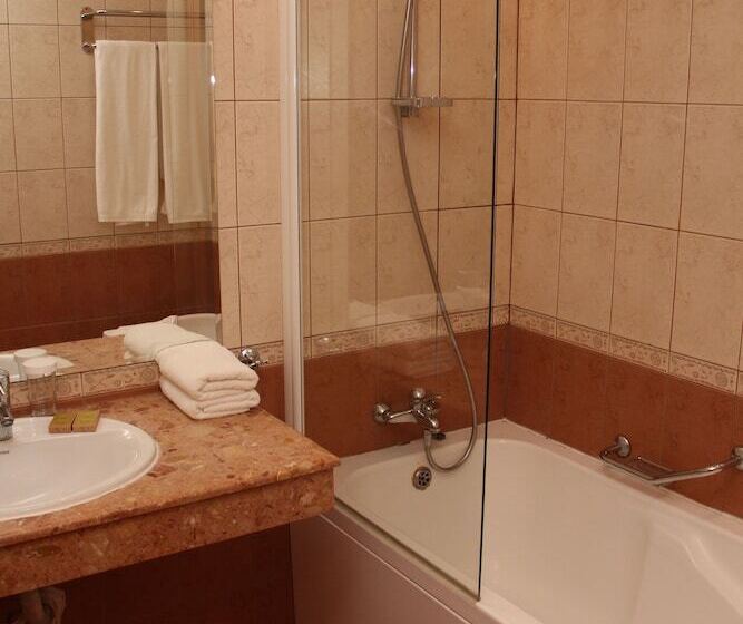 اتاق خانوادگی با چشم‌انداز دریا, Apollo Spa Resort   Ultra All Inclusive, Indoor And Outdoor Pools & Free Beach