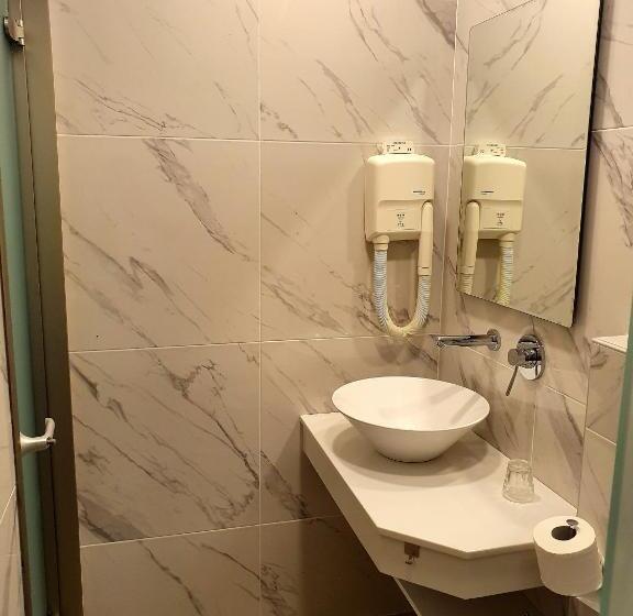 Cameră Economică, Caravel Apartment