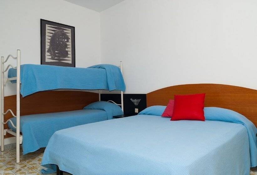 Economy Quadruple Room, Internazionale