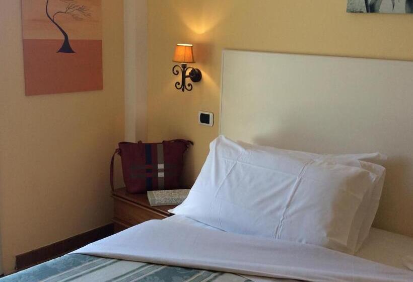 اتاق لوکس با چشم‌انداز دریا, Jonic Hotel Mazzarò