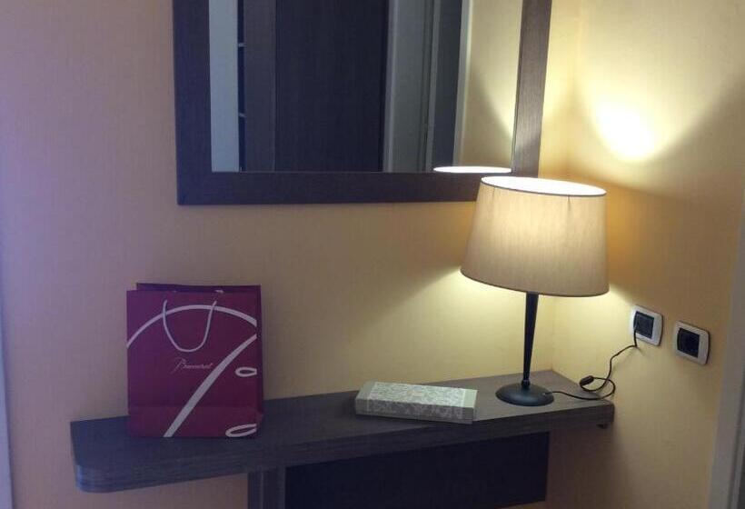 اتاق استاندارد با چشم‌انداز باغ, Jonic Hotel Mazzarò