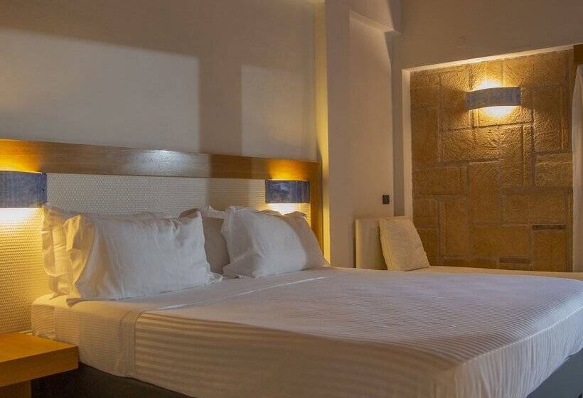 اتاق استاندارد سه نفره, Magaggiari Hotel Resort