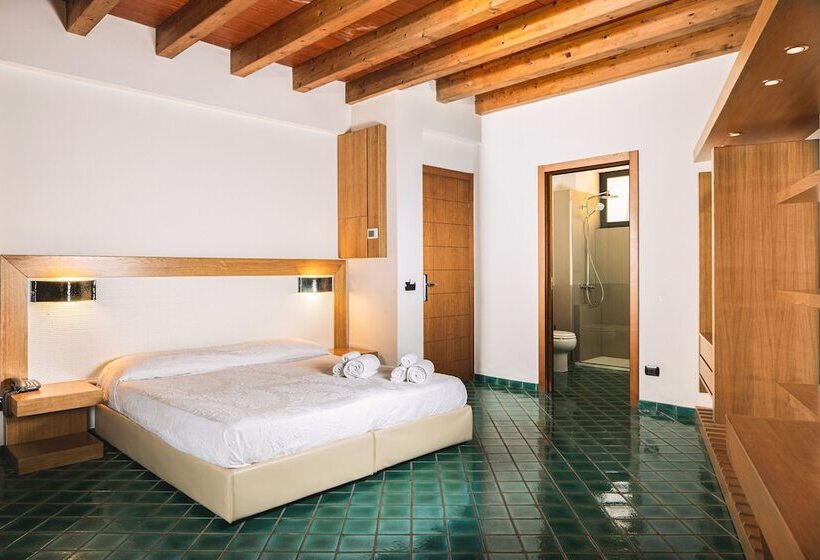 اتاق استاندارد سه نفره, Magaggiari Hotel Resort