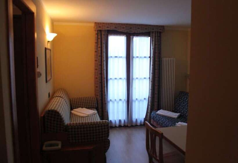 استودیوی استاندارد, Nevesole Folgarida Resort Apart