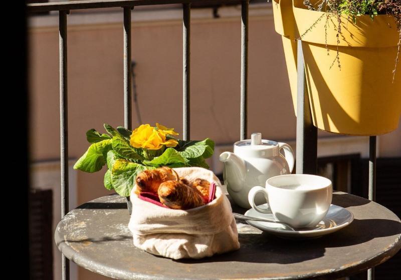 اتاق اکونومی, Piazza Di Spagna