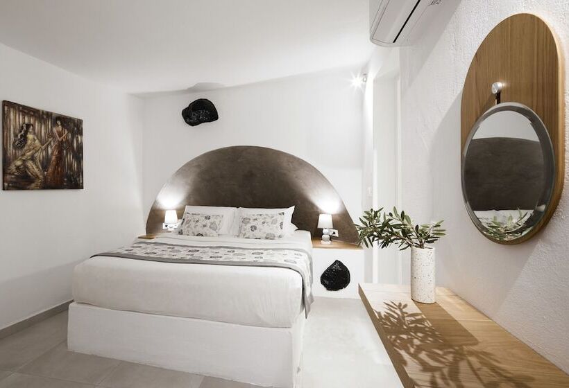 Standard Quadruple Room, Santorini Princess