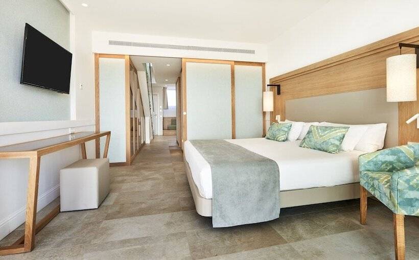 سوییت خانوادگی, Insotel Punta Prima Resort
