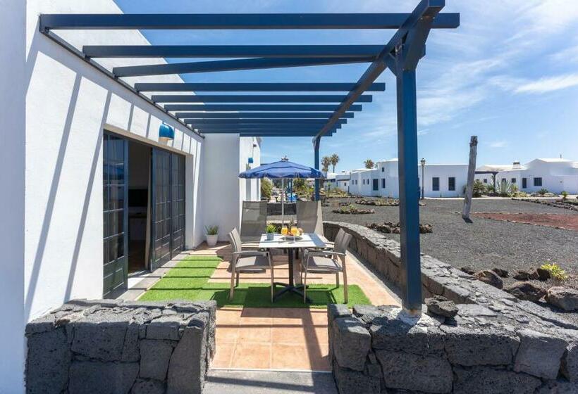 ویلای 2 خوابه با چشم‌انداز دریا, Coral Beach