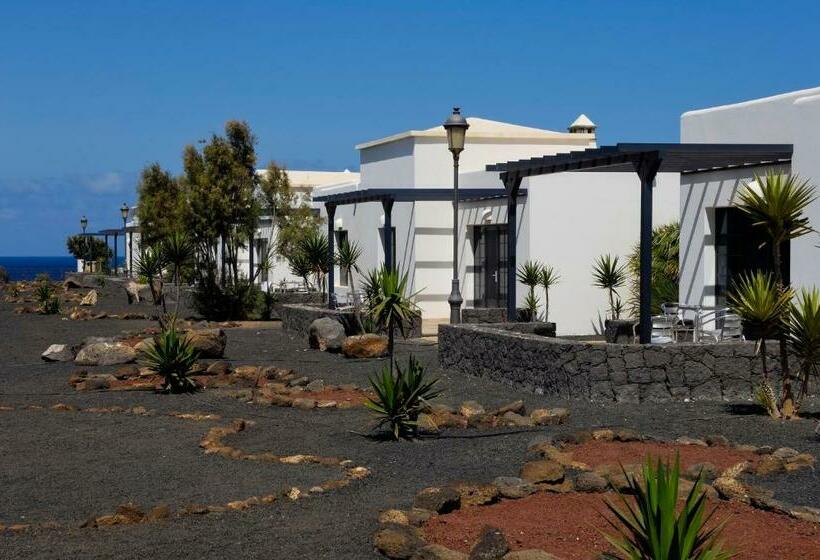 ویلای 2 خوابه با چشم‌انداز دریا, Coral Beach