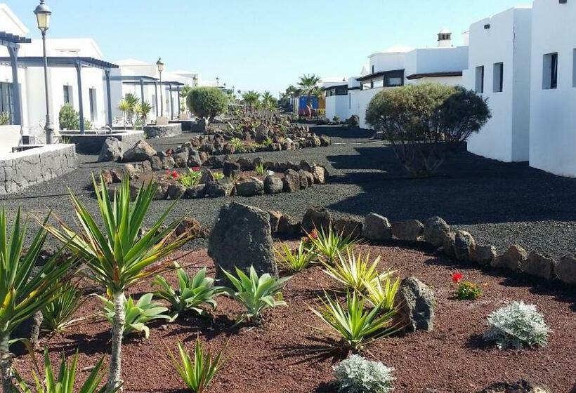 ویلای 2 خوابه با چشم‌انداز دریا, Coral Beach