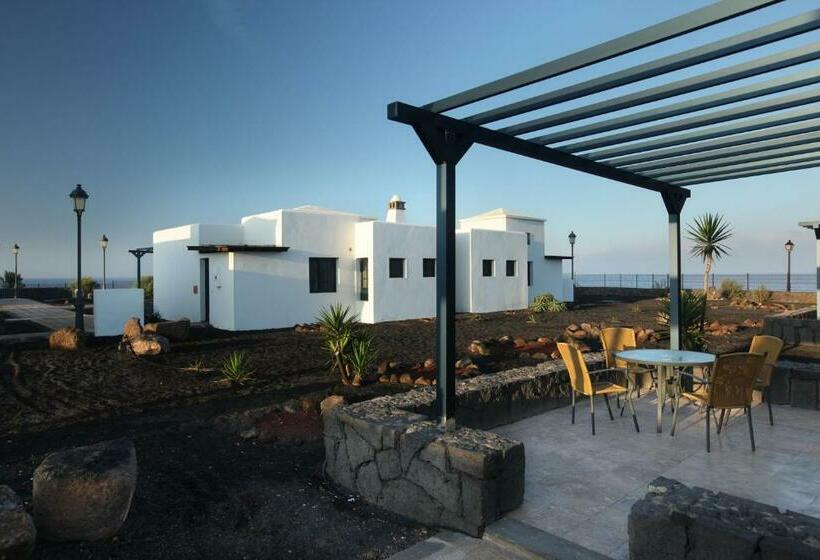 ویلای 2 خوابه, Coral Beach