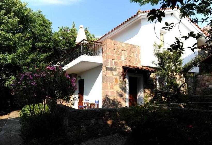 Standard Bungalow Garden View, Delfinia Hotel & Bungalows