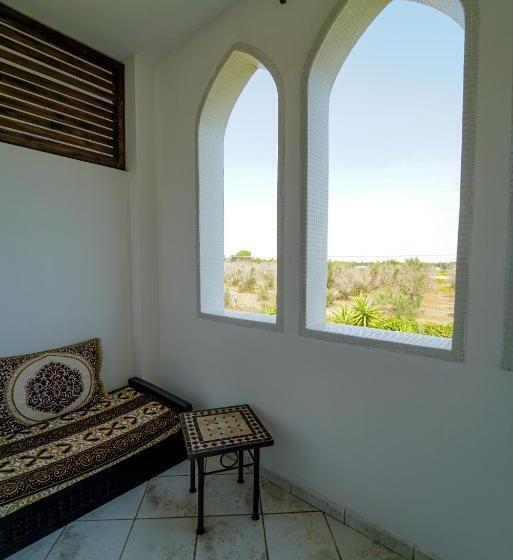 اتاق استاندارد سه نفره, Baia Dei Turchi Resort