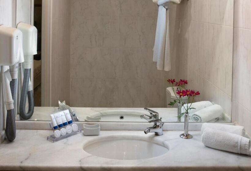 اتاق خانوادگی, Blue Sea Hotel Alimos